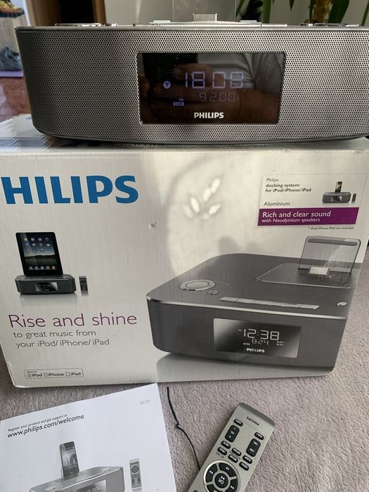 Radio cu ceas si statie andocare i pod  ipad Iphone Philips