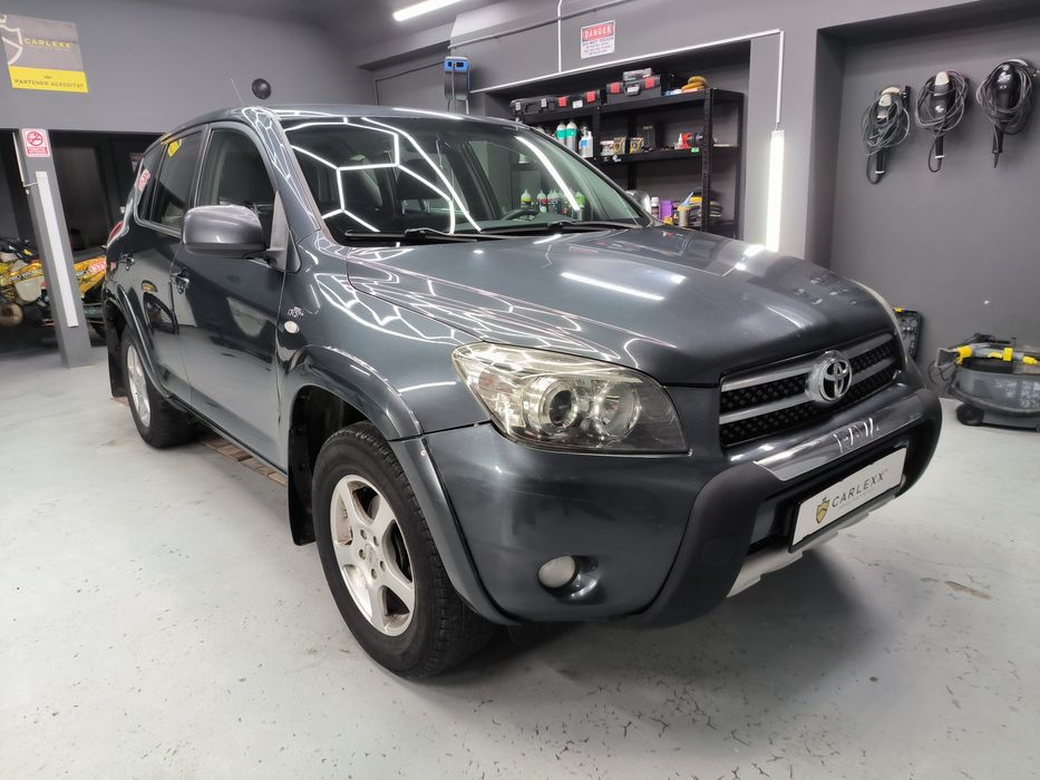 VAND.     Toyota.  Rav4