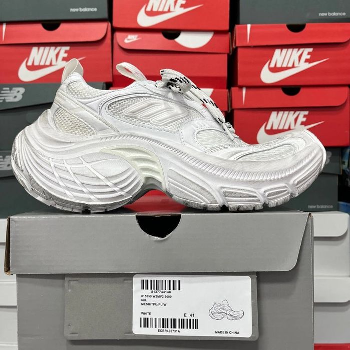 Balenciaga 10XL.