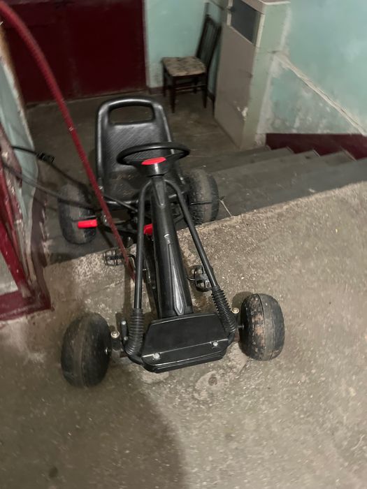 Vând cart cu scaun reglabil 3-7 ani