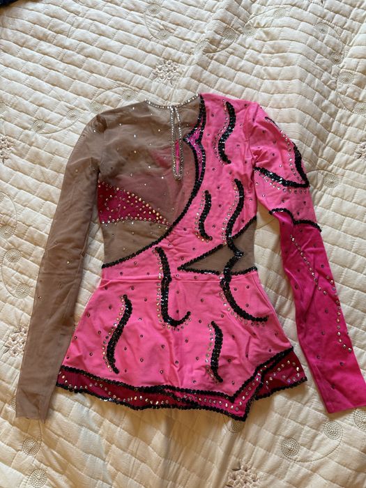 Продам купальник для художественной гимнастики, абсолютно новый