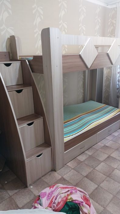 Продам кровать двухъярусная