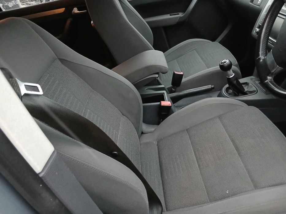 Bara fata - Orice Piesa Volkswagen Touran T1 FACELIFT 2.0 tdi BMM LR7N