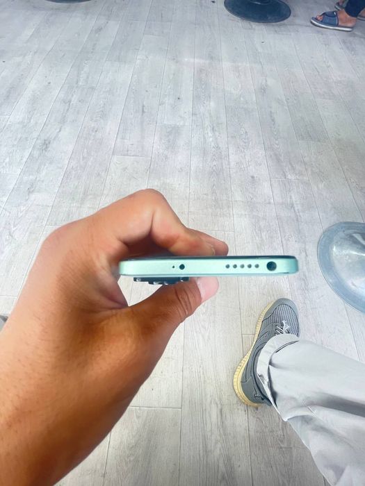 Holati yaxshi madel redmi 12S