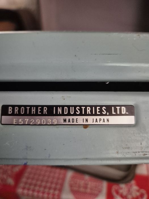 Masina de scris brother deluxe
