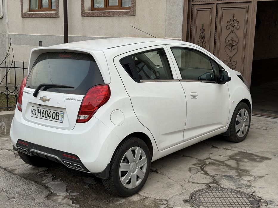 Спарк Avtomat Spark 2016 yil 1.25 mator Oq rang