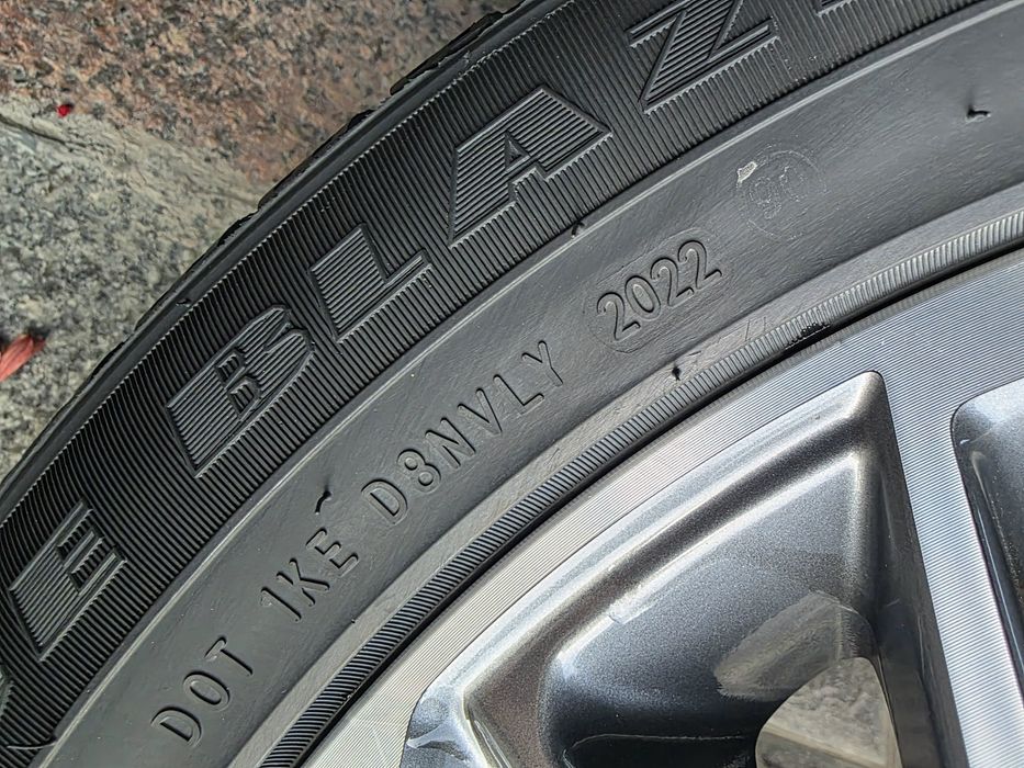 Kia k5 Шины зима  225/50/17
