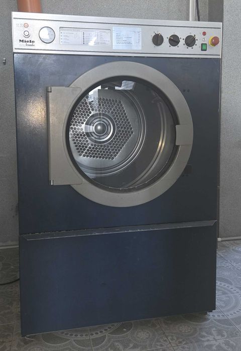 Разпродавам цялостно професионално оборудване за перално стопанство