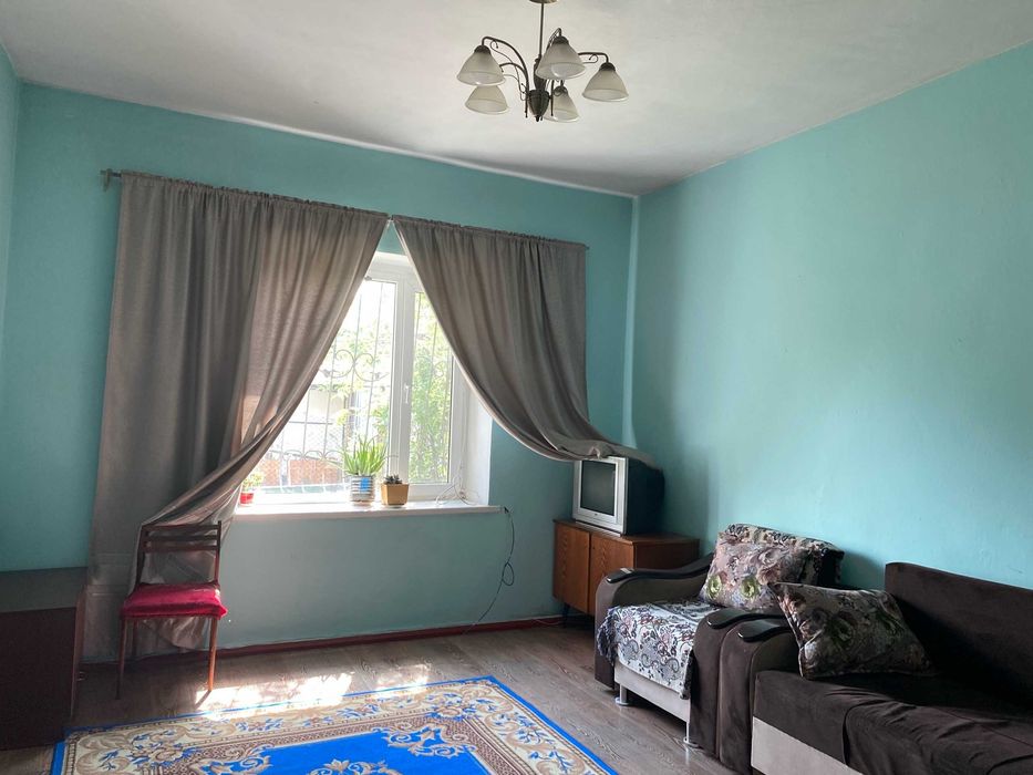 Продам кирпичный дом в самом центре