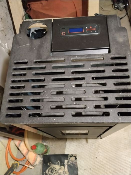 Vând sobă pe peleți Free Point