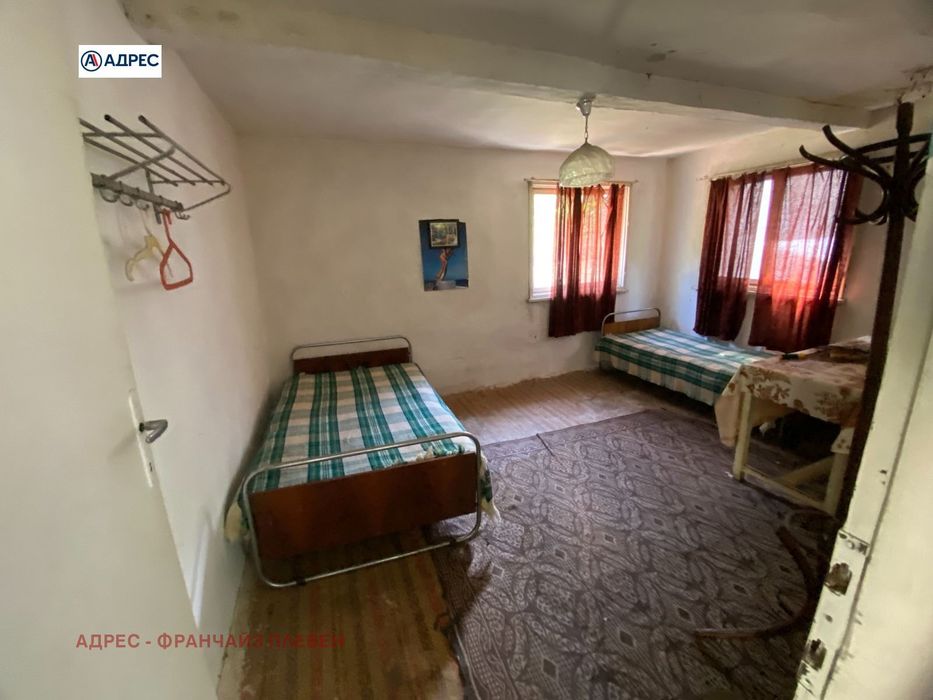 Къща в Враца, област-с.Оселна площ 144 цена 62000