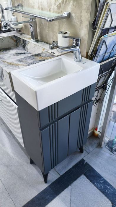 Vanna uchun tumbalar pvs materialda