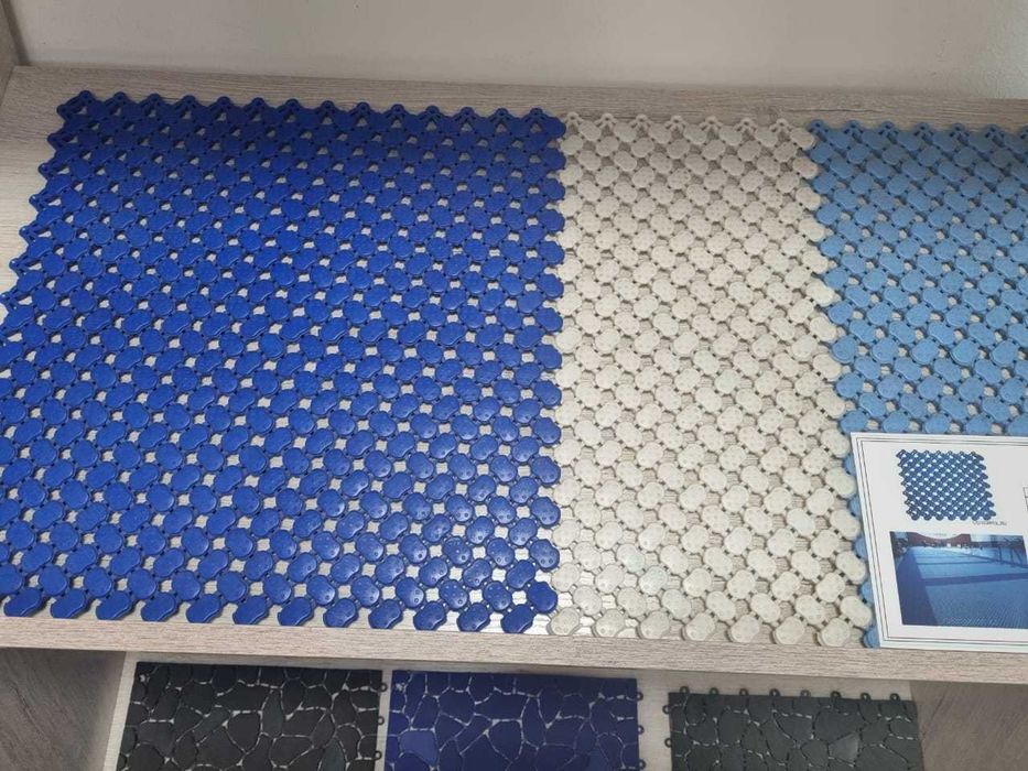 покрытие  для бассейна. противоскользящий коврик