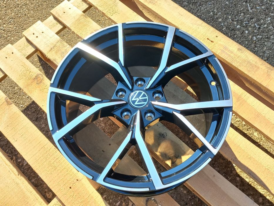 19" 5x112 Vw Gti Golf Passat Tiguan 8j et45 57.1 Seat Škoda Polish  Black