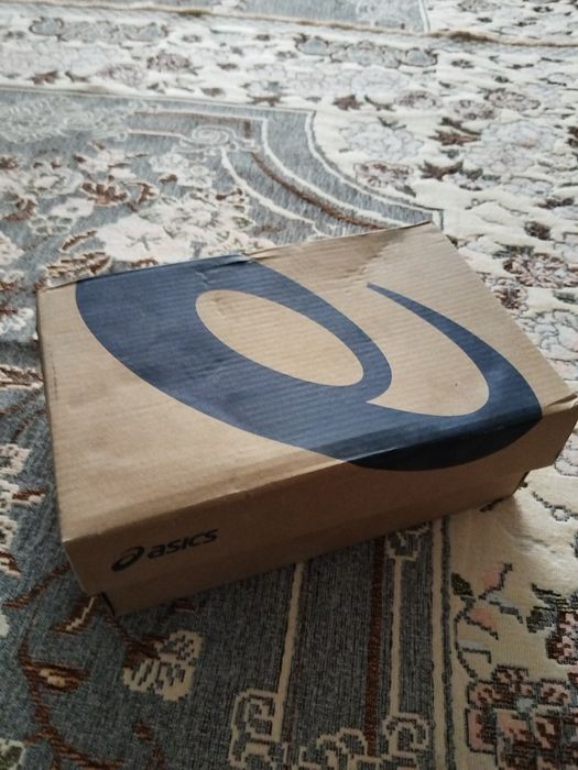 Кроссовки от Asics