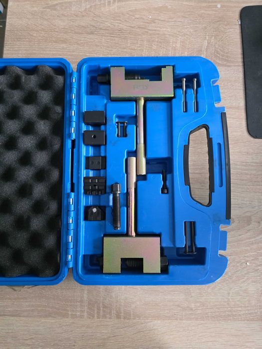 Set prese pentru nituirea lantului de distributie pentru motoare Mercedes-Benz, BGS 8501
