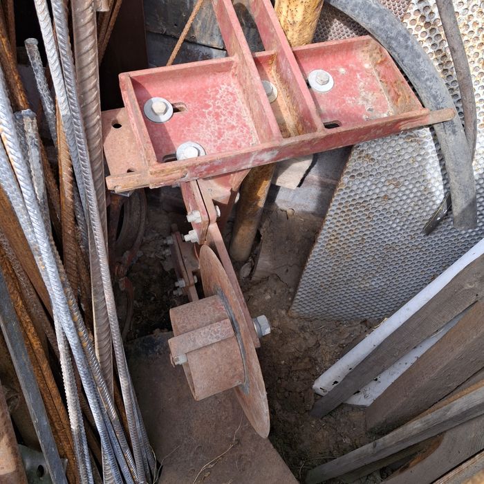 Плуг однолимеховый на минитрактор