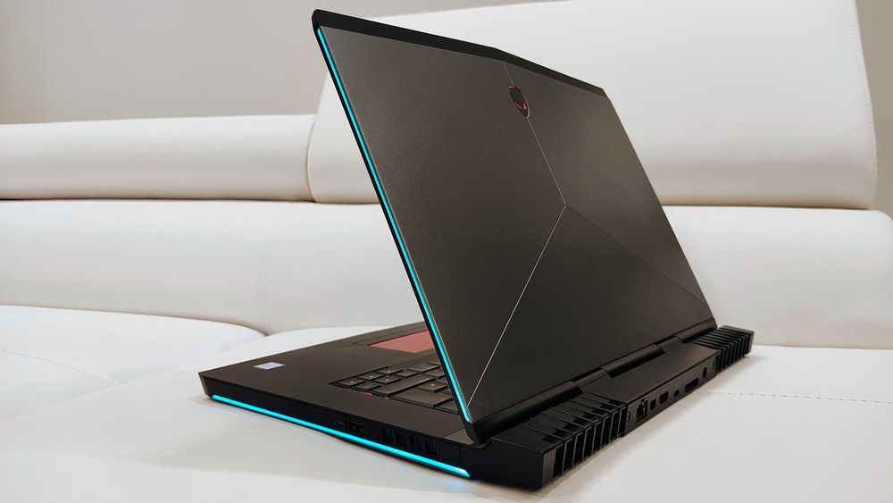 Laptop gaming ALIENWARE ,intel core i7, video 8 GB nvidia , ram 32 gb