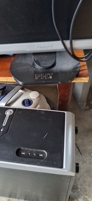 Vând monitor,  unitate si tastatură