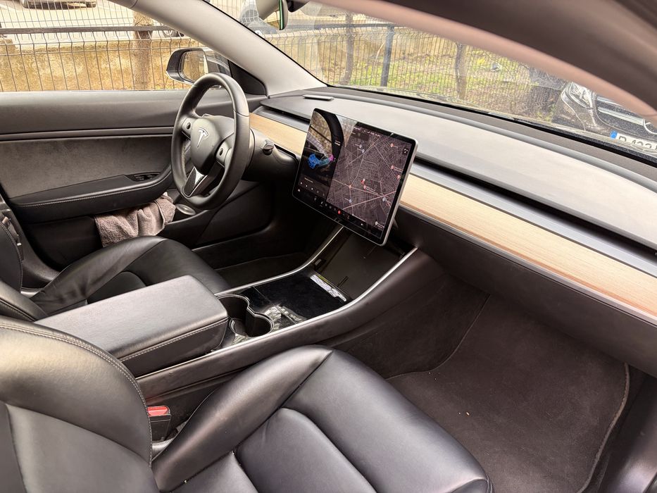 Vând Tesla Model 3 Standard Range Plus (SR+)306 CP