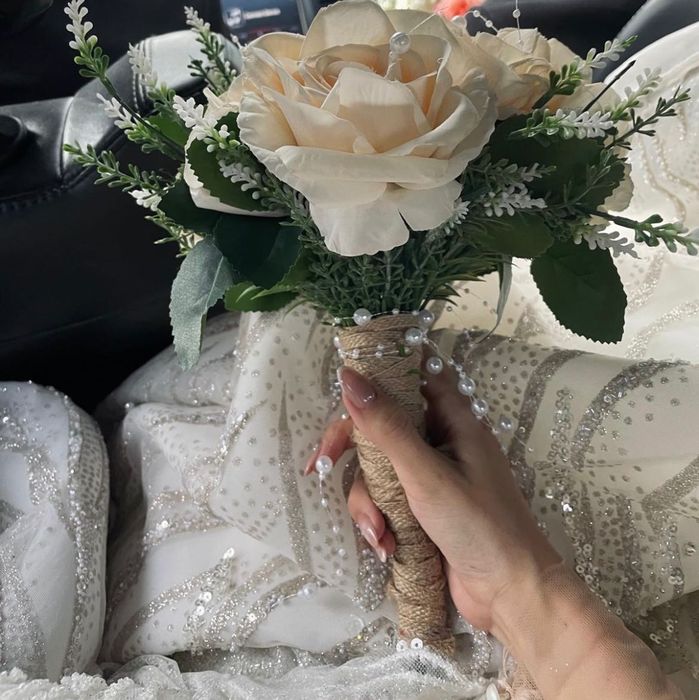 Булчинска рокля тип принцеса, було и аксесоари