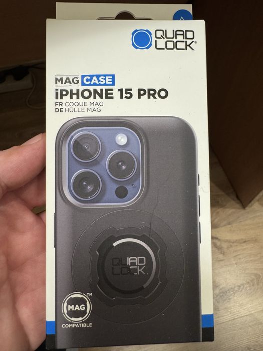 Продавам Quad Lock - калъф iPhone 15 PRO, и два вида стойки за кола