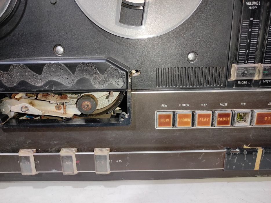 Philips N4510 pornește, pentru piese sau reparatie