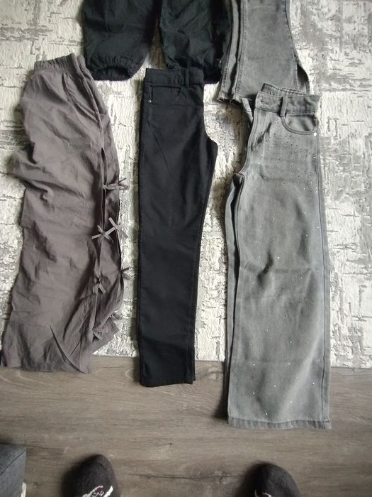 Lot fetiță blugi și pantaloni 134/140