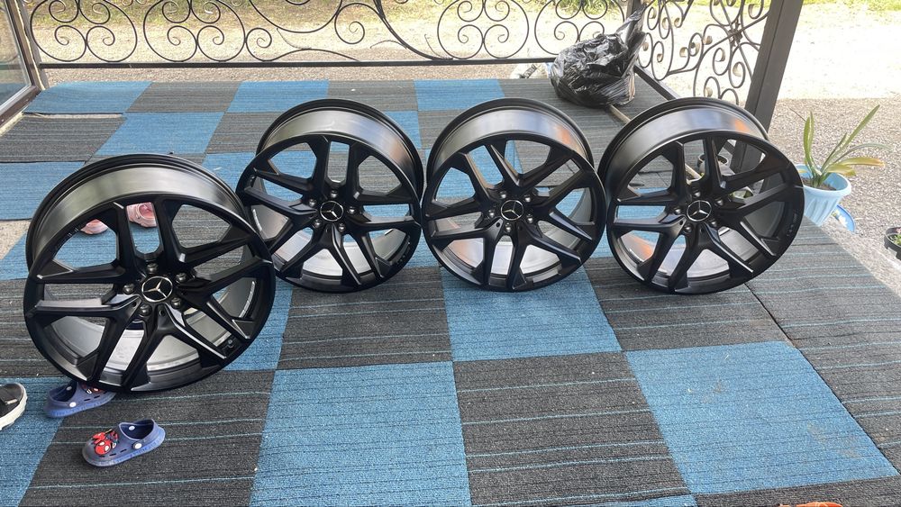 Продам диски AMG R21