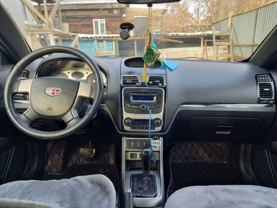 Продам машину GEELY EMGRAND