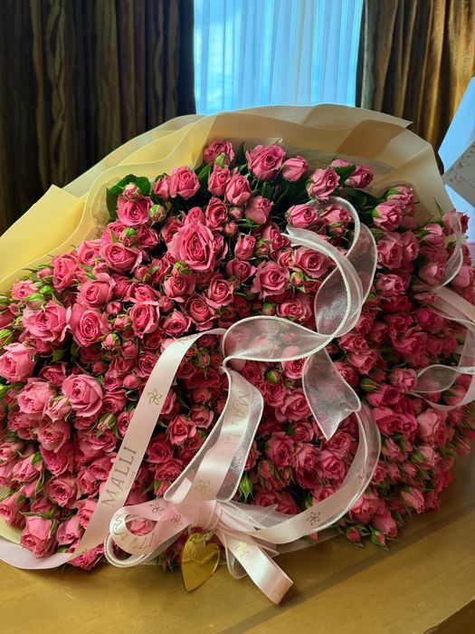 Продам букет из 101 кустовой розы