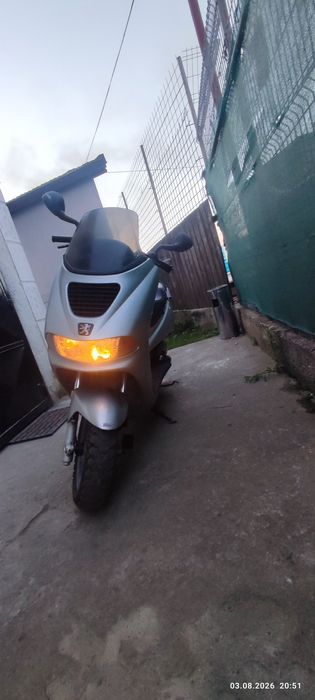 Vând scuter Peugeot Elyseo 125