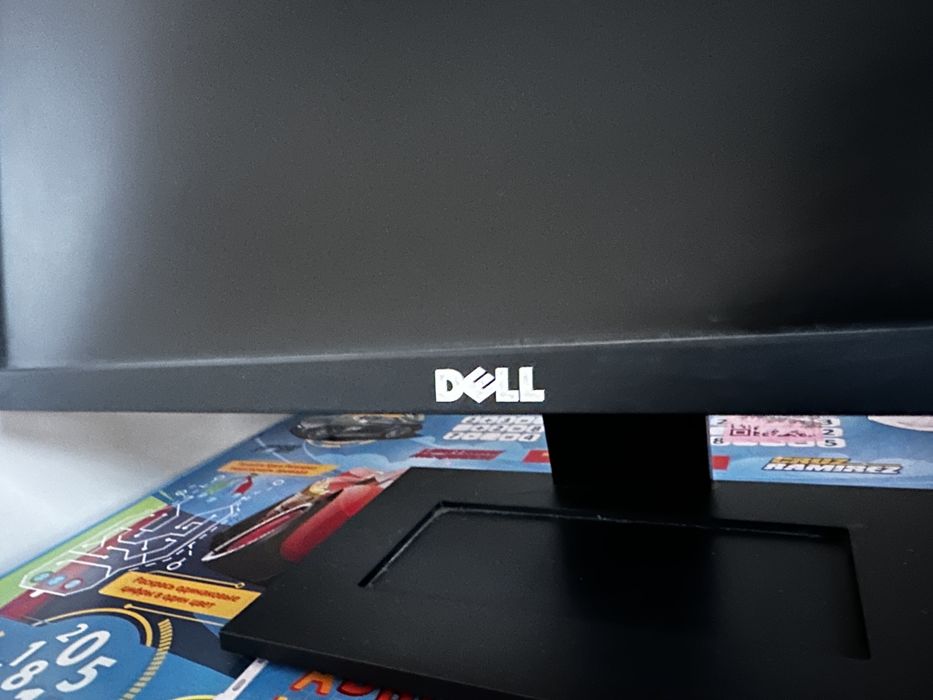 Монитор DELL E2211Hc. Диагональ 21,5 дюймов