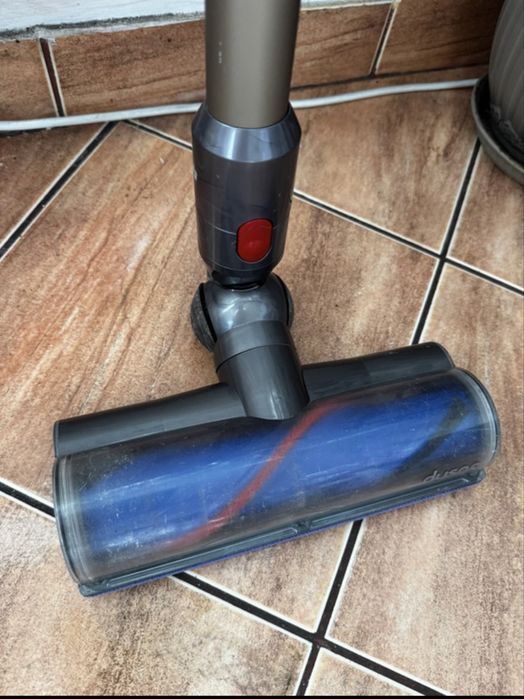 Dyson v10.