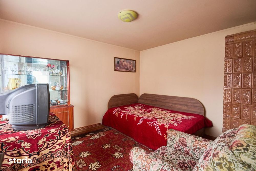 Casa individuala  Leresti la strada principala+ teren 831 mp, utilitat
