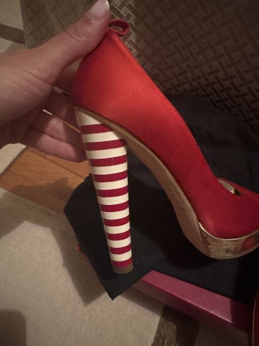 Daquared обувки с ток