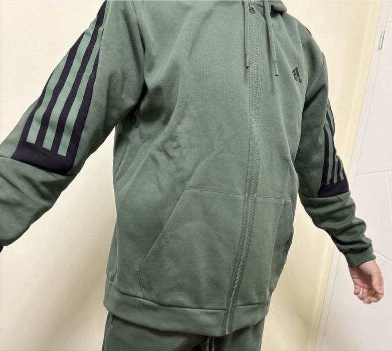 Горнище Adidas ново