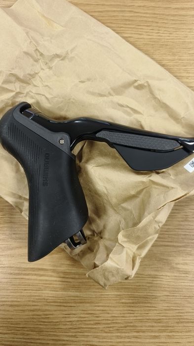 ДЯСНА КОМАНДА:Shimano Dura ACE DI2 ST-R9250 12sp