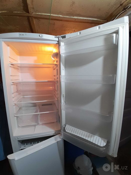 Холодильник Indesit