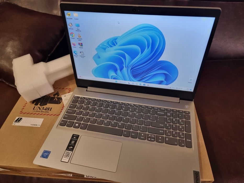 Лаптоп Lenovo ideapad 3, 15,6 Инча RAM 4GB, SSD 128GB