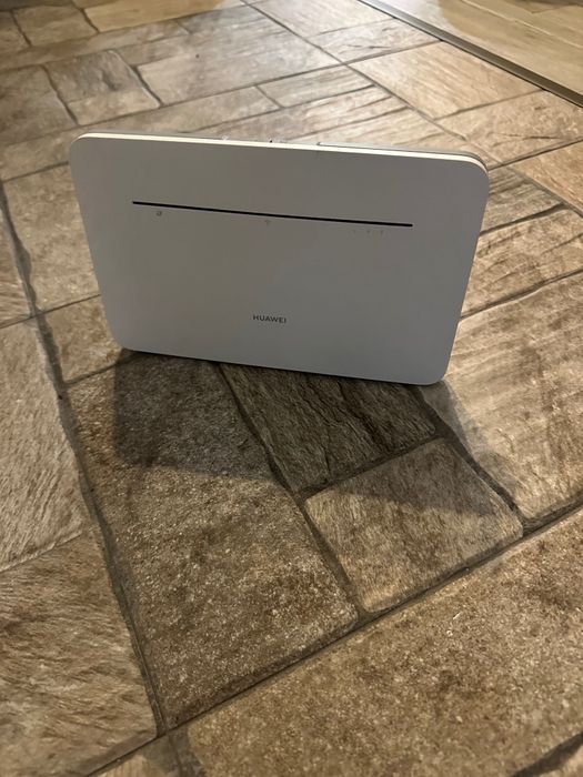 Router wireless cu cartela SIM Huawei
