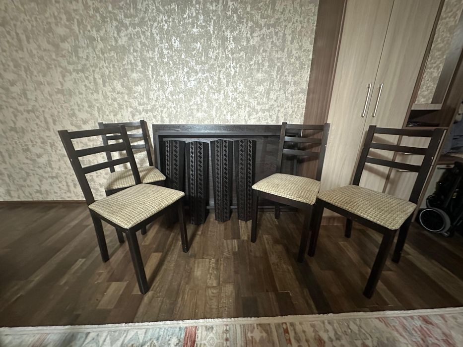 Продам стол со стульями