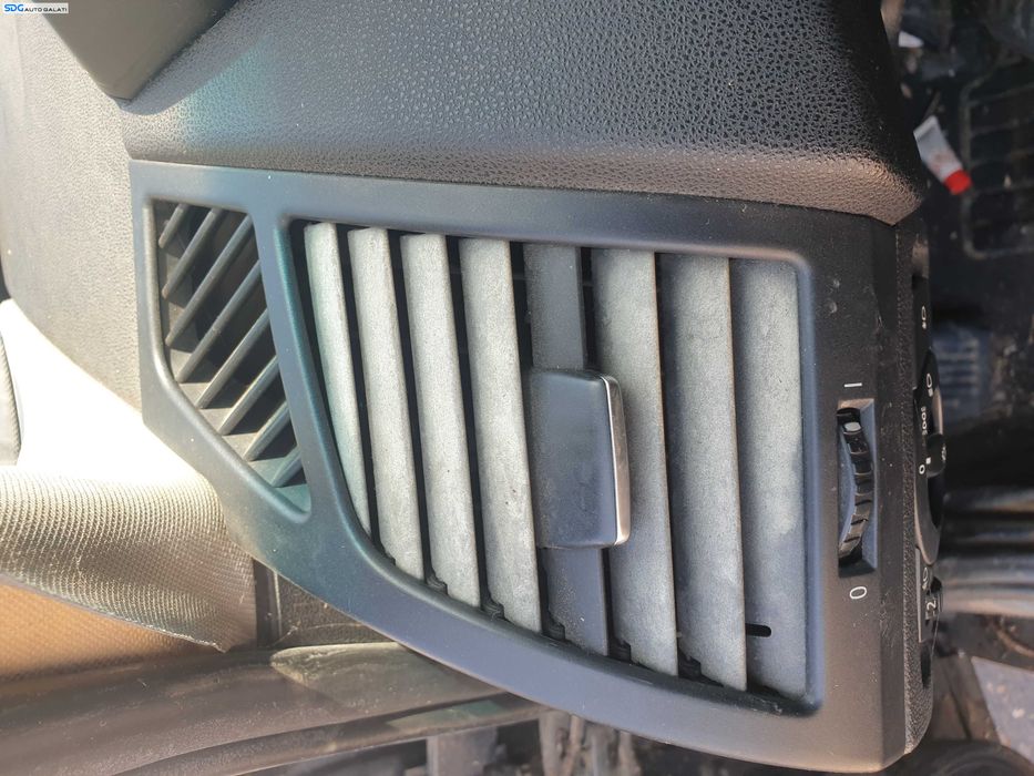 Gura Grila Aerisire Ventilatie Bord Stanga BMW Seria 1 E87 2004 - 2011 [K4590]