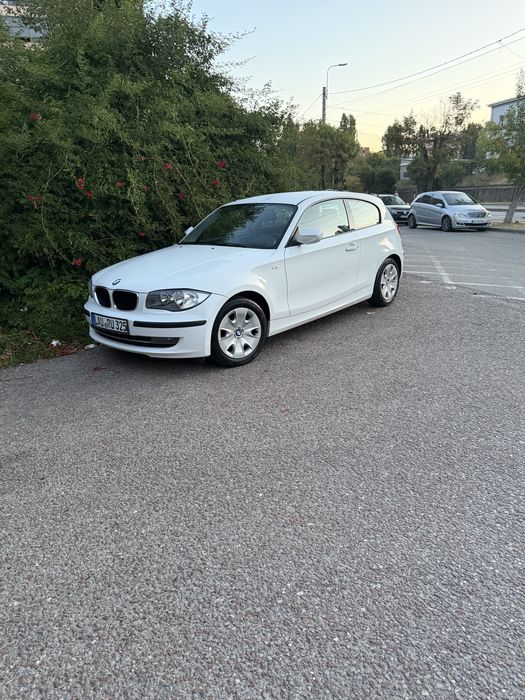 Bmw Seria 1 - benzina 2010 (Vatiante )