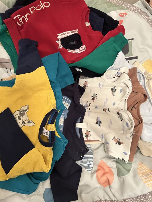 Комплект вещей и комплектов на мальчика