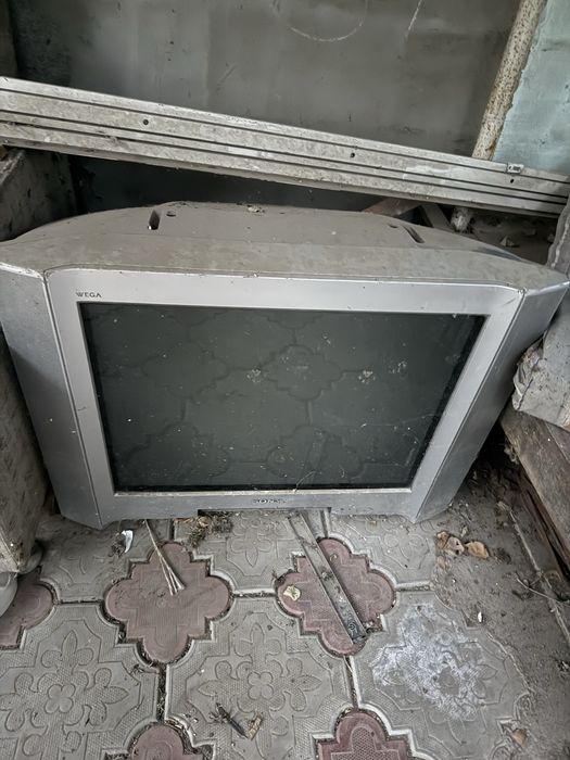 Продается старый телевизор
