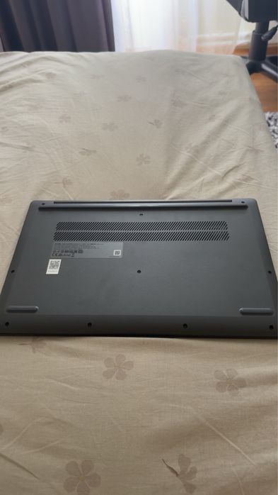 Laptop Lenovo IdeaPad Slim 3 15ABR8
