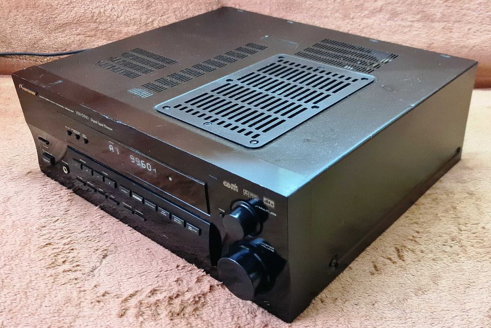 Pioneer VSX-D510 amplituner 2X100W sau 5X100W pe 8 Ohm