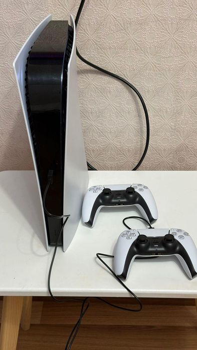 Продам Ps5, пользовались очень редко