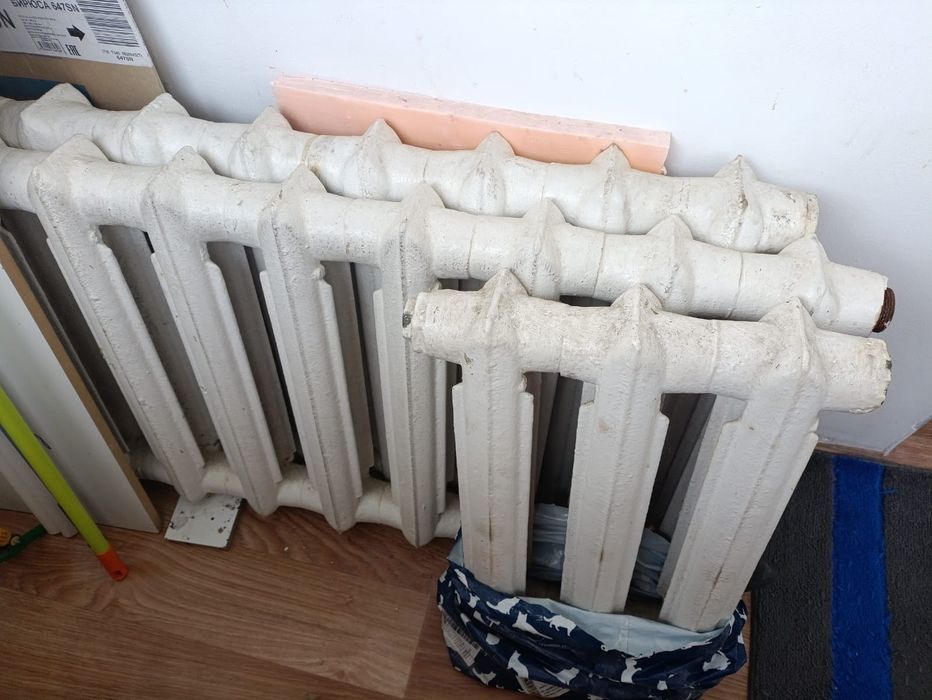 Продаётся чугунная батарея